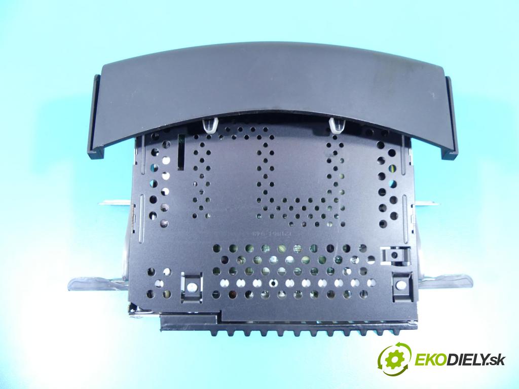 Toyota Rav4 III 2005-2012 2.4 VVTI 156 HP automatic 115 kW 2362 cm3 5- Radio originál 86120-42160