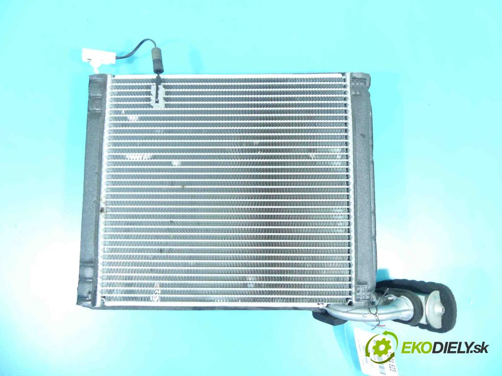 Toyota Rav4 III 2005-2012 2.4 VVTI 156 hp automatic 115 kW 2362 cm3 5- radiátor  (Radiátory topení)