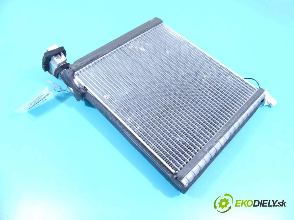 Toyota Rav4 III 2005-2012 2.4 VVTI 156 hp automatic 115 kW 2362 cm3 5- radiátor  (Radiátory topení)