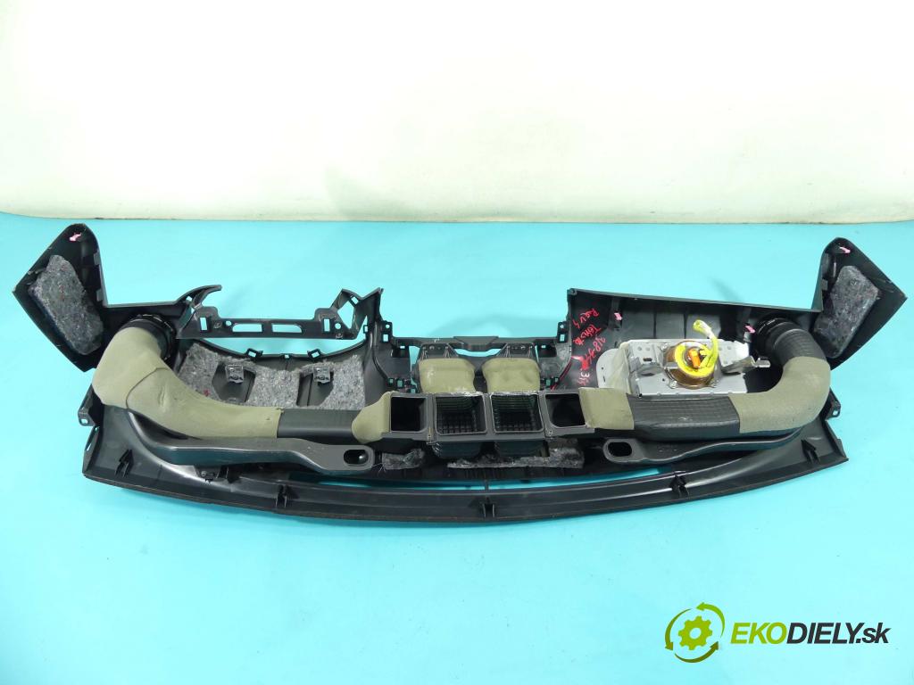 Toyota Rav4 III 2005-2012 2.4 VVTI 156 HP automatic 115 kW 2362 cm3 5- kokpit,pristrojová doska rozdeľovacia