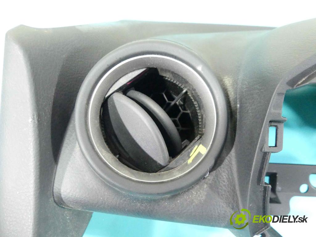 Toyota Rav4 III 2005-2012 2.4 VVTI 156 HP automatic 115 kW 2362 cm3 5- kokpit,pristrojová doska rozdeľovacia