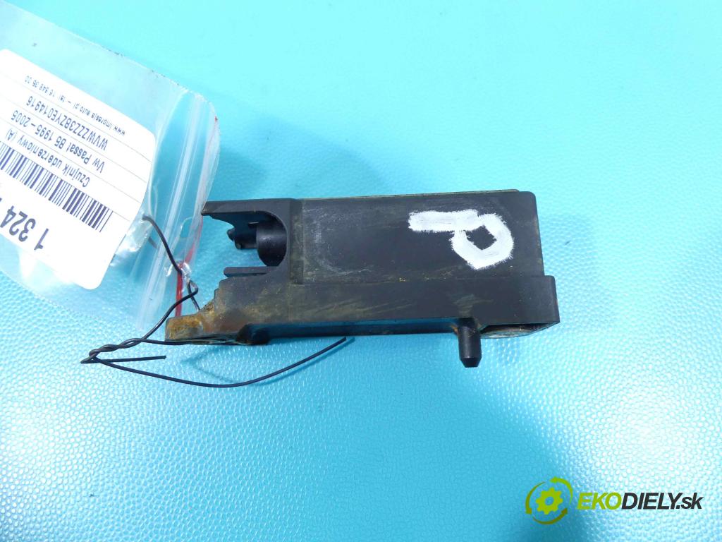 Vw Passat B5 1995-2005 1.9 tdi 110 HP manual 81 kW 1896 cm3 5- snímač šokovat: 1J0909606N (Snímače nárazu)