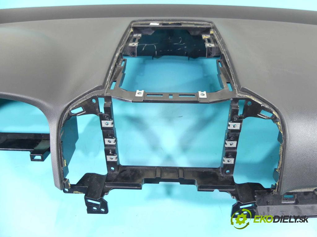 Chevrolet Captiva 2.2 VCDI 184hp automatic 135 kW 2231 cm3 5- kokpit,pristrojová doska rozdeľovacia