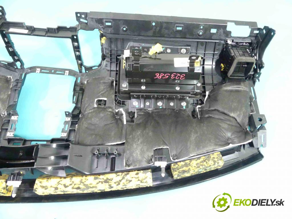 Chevrolet Captiva 2.2 VCDI 184hp automatic 135 kW 2231 cm3 5- kokpit,pristrojová doska rozdeľovacia