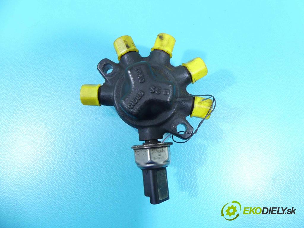 Dacia Sandero I 2008-2012 1.5 dci 86 HP manual 63 kW 1461 cm3 5- lišta vstrekovacia 8200584034 (Vstrekovacie lišty)