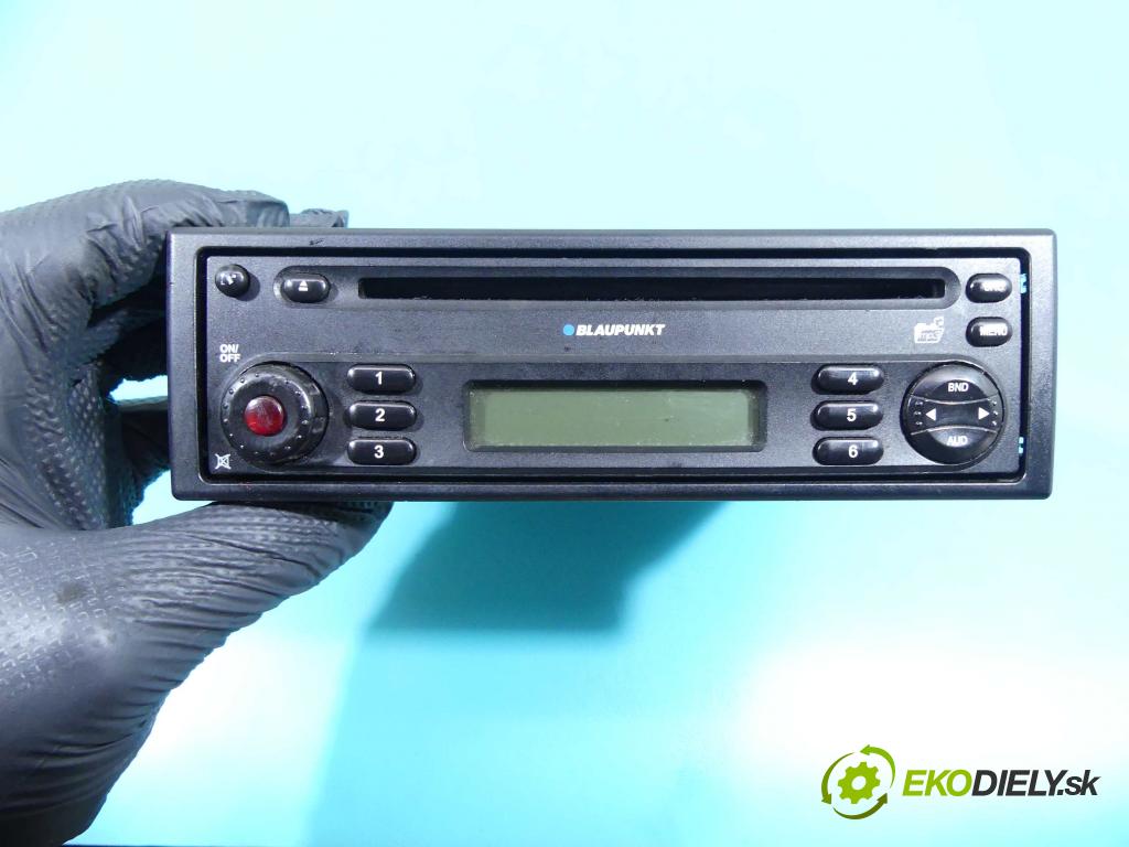 Dacia Sandero I 2008-2012 1.5 dci 86 HP manual 63 kW 1461 cm3 5- Radio originál 8200902036