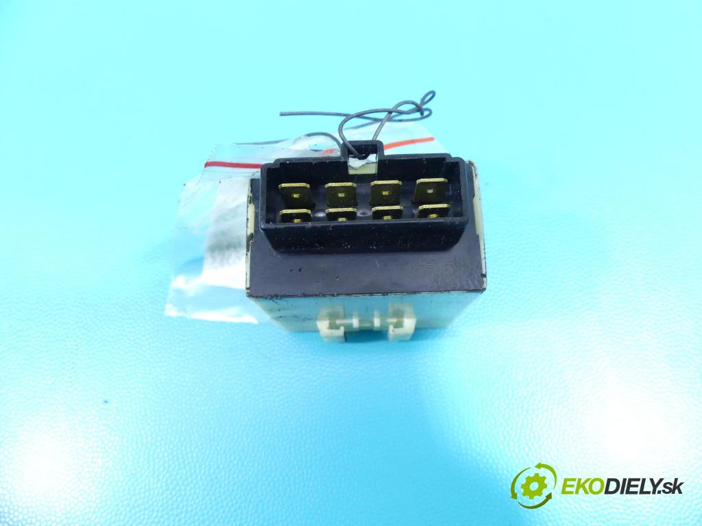 Mazda Xedos 9 2.3 T 211KM automatic 155 kW 2255 cm3 4- modul riadiaca jednotka T03266810 (Ostatné)