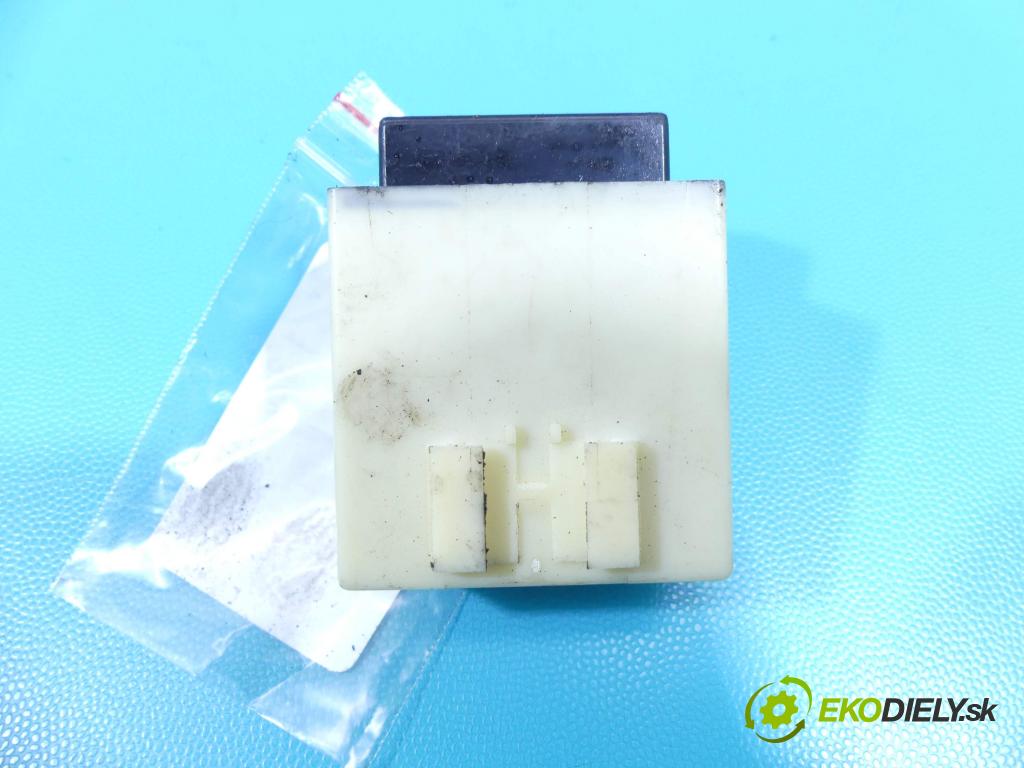 Mazda Xedos 9 2.3 T 211KM automatic 155 kW 2255 cm3 4- modul riadiaca jednotka T03266810 (Ostatné)