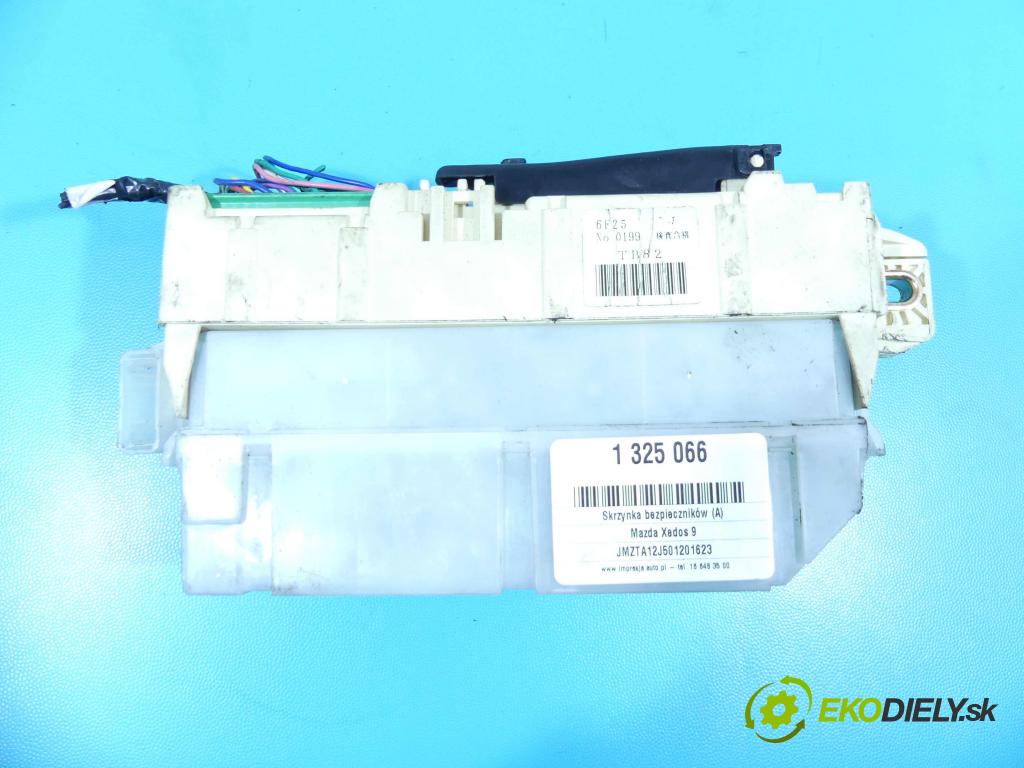 Mazda Xedos 9 2.3 T 211KM automatic 155 kW 2255 cm3 4- skříňka pojistková 7C03A (Pojistkové skříňky)