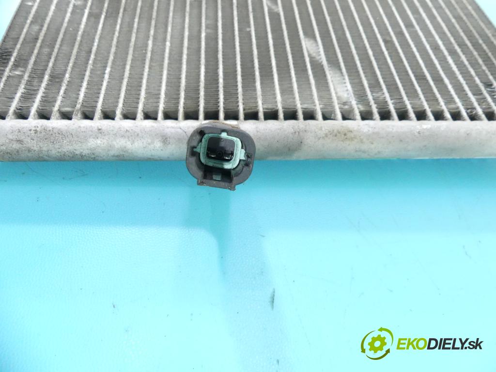 Nissan Almera N16 2000-2006 1.5 dci 82 HP manual 60 kW 1461 cm3 5- chladič klimatizácie HFC-134A (Chladiče klimatizácie)