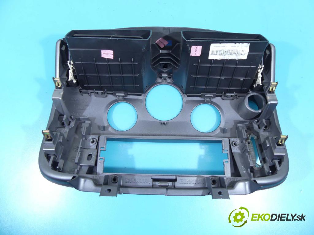 Renault Scenic II 2003-2009 1.9 dci 120 HP manual 88 kW 1870 cm3 5- Mřížka: kúrenia stredová 8200140713 (Mriežky kúrenia (fukáre))