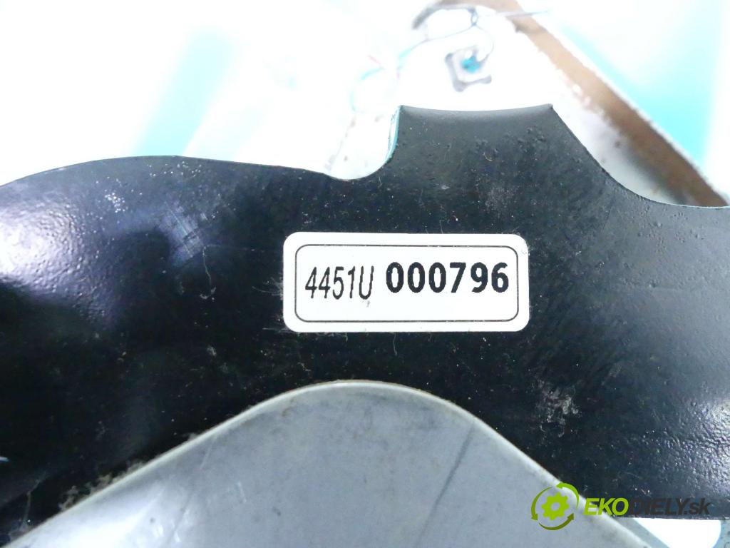 Chevrolet Captiva 2.2 VCDI 184hp automatic 135 kW 2231 cm3 5- pedále 4451U000796 (Pedále)