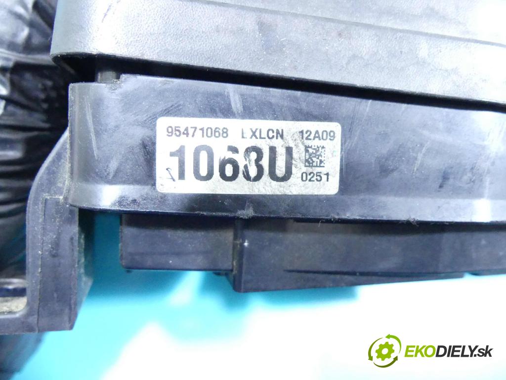 Chevrolet Captiva 2.2 VCDI 184 hp automatic 135 kW 2231 cm3 5- skříňka pojistková 95471068 (Pojistkové skříňky)