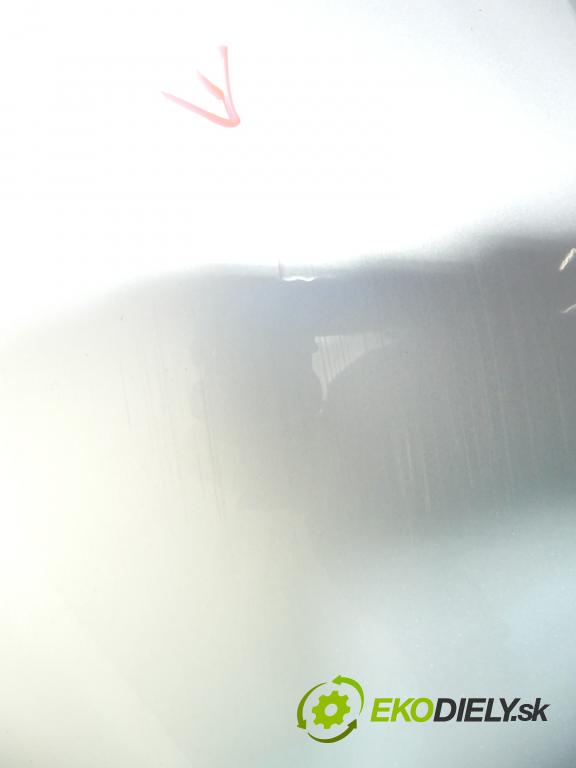 Toyota Corolla E12 2001-2009 1.6 vvti 110 HP manual 81 kW 1598 cm3 5- nárazník predné  (Ostatné)