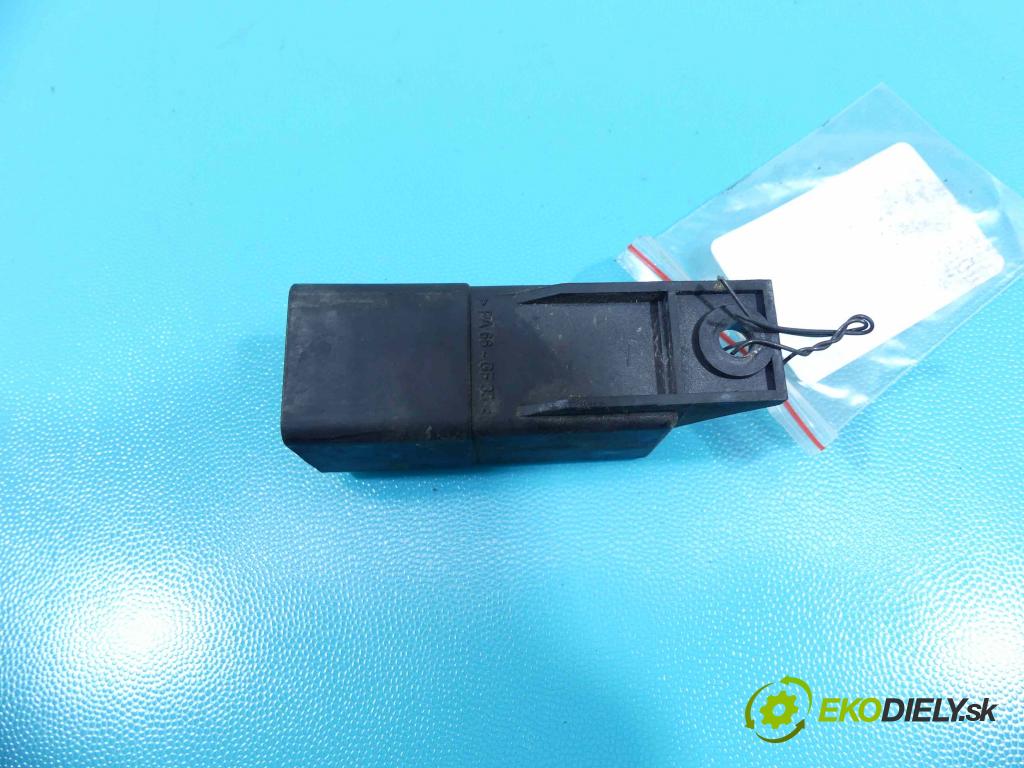 Iveco Daily III 1999-2006 2.3 HPI 116 HP manual 85,3 kW 2287 cm3 5- Relé: 0281003024 (Relé)