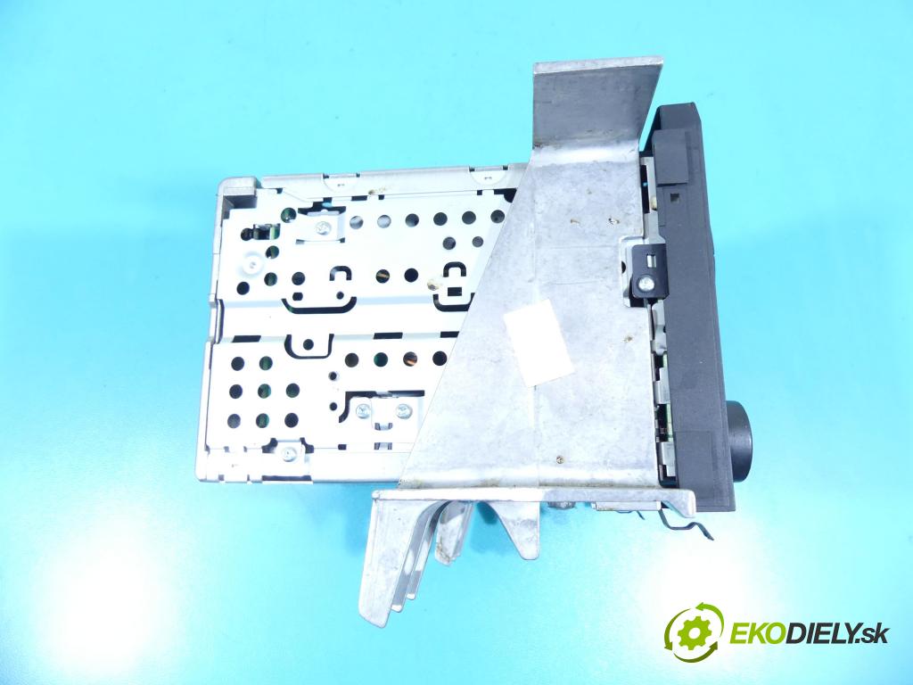 Volvo S60 I 2000-2010 2.4 20V 170 HP manual 125 kW 2435 cm3 4- Radio originál 30657637-1