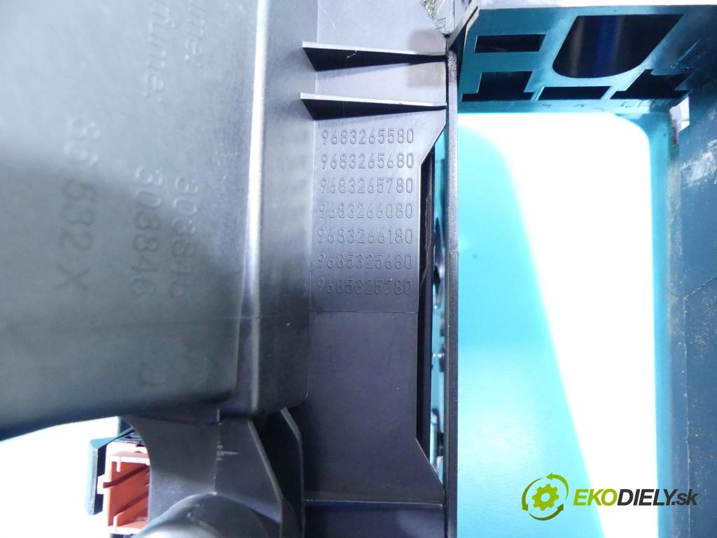 Citroen C4 Grand picasso I 2006-2013 1.6 hdi 109 HP manual 80 kW 1560 cm3 5- Mřížka: kúrenia stredová 9683265580 (Mriežky kúrenia (fukáre))