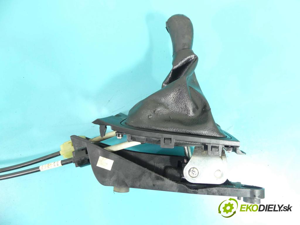 Mazda 3 I BK 2003-2009 1.6 16v 105 HP manual 77 kW 1598 cm3 5- Páka: Změny: stupeň,rýchlosť 8127025200 (Rýchlostné páky / kulisy)