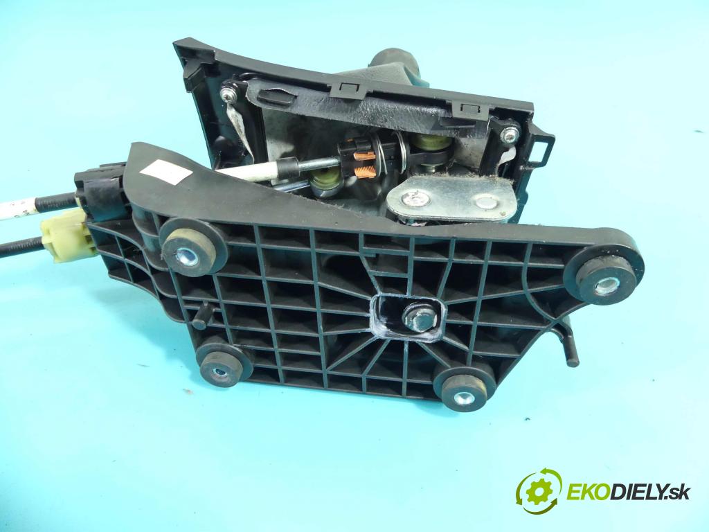 Mazda 3 I BK 2003-2009 1.6 16v 105 HP manual 77 kW 1598 cm3 5- Páka: Změny: stupeň,rýchlosť 8127025200 (Rýchlostné páky / kulisy)