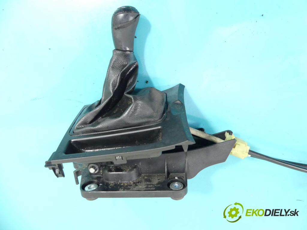 Mazda 3 I BK 2003-2009 1.6 16v 105 HP manual 77 kW 1598 cm3 5- Páka: Změny: stupeň,rýchlosť 8127025200 (Rýchlostné páky / kulisy)