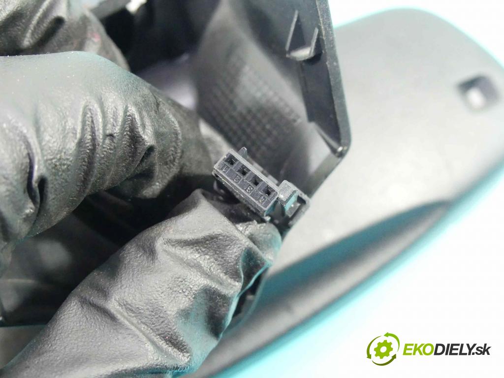 Alfa romeo Giulietta 1.6 jtdm: 105 hp manual 77 kW 1598 cm3 5- zpětné zrcátko vnitřní E3021038 (Světla vnitřní)