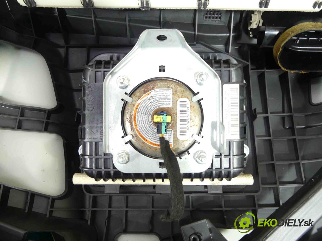 Citroen C3 Picasso 2008-2017 1.6 hdi 90 HP manual 66,2 kW 1560 cm3 5- kokpit,pristrojová doska rozdeľovacia