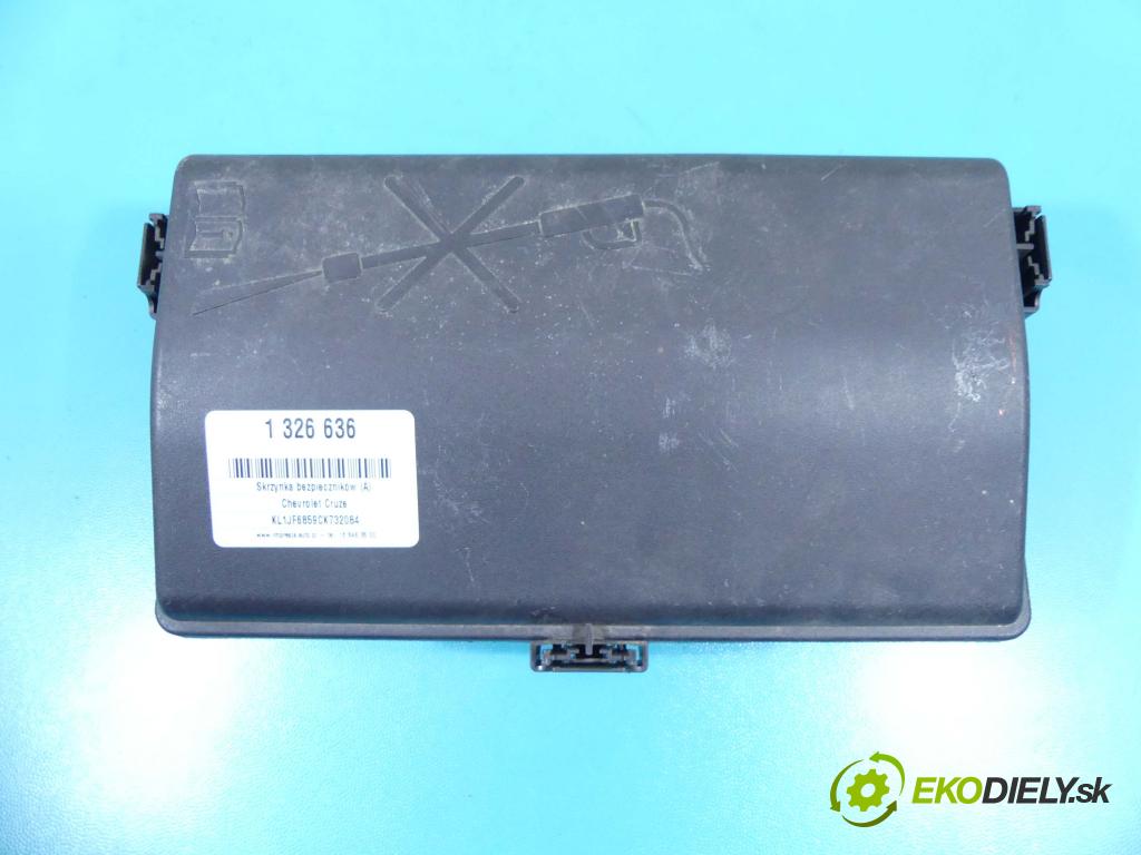 Chevrolet Cruze 1.8 16v 141 hp manual 104 kW 1796 cm3 5- skříňka pojistková 9698202404 (Pojistkové skříňky)