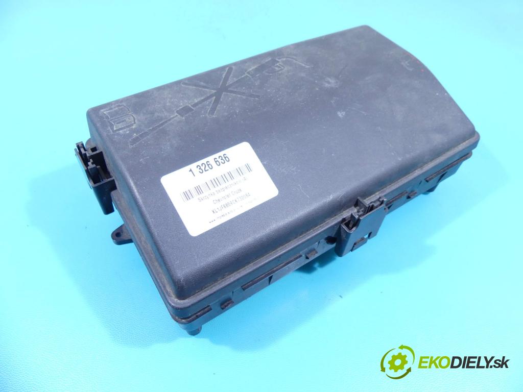 Chevrolet Cruze 1.8 16v 141 hp manual 104 kW 1796 cm3 5- skříňka pojistková 9698202404 (Pojistkové skříňky)