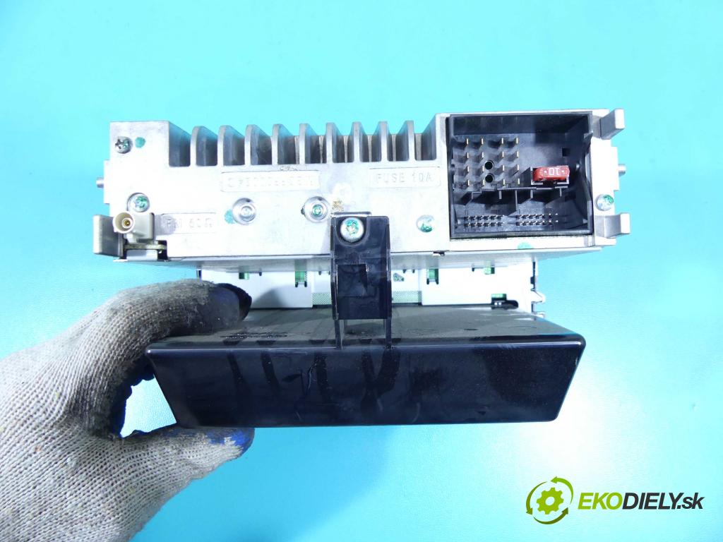 Vw Caddy III 2K 2003-2020 2.0 tdi 140 HP manual 103 kW 1968 cm3 5- Radio originál 5K0035156A
