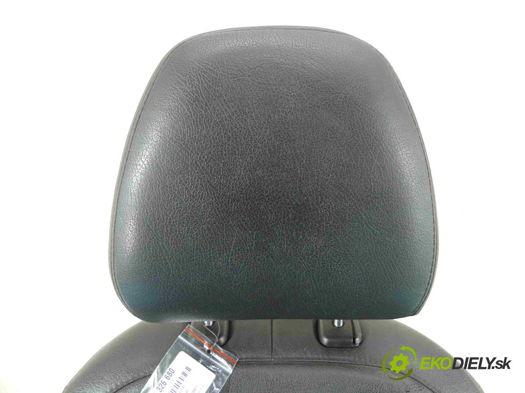 Hyundai I40 1.7 crdi 116 HP manual 85 kW 1685 cm3 4- Sedačka ľavý  (Sedačky, sedadlá)