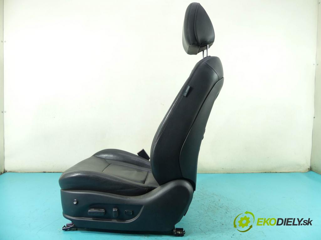 Hyundai I40 1.7 crdi 116 HP manual 85 kW 1685 cm3 4- Sedačka ľavý  (Sedačky, sedadlá)