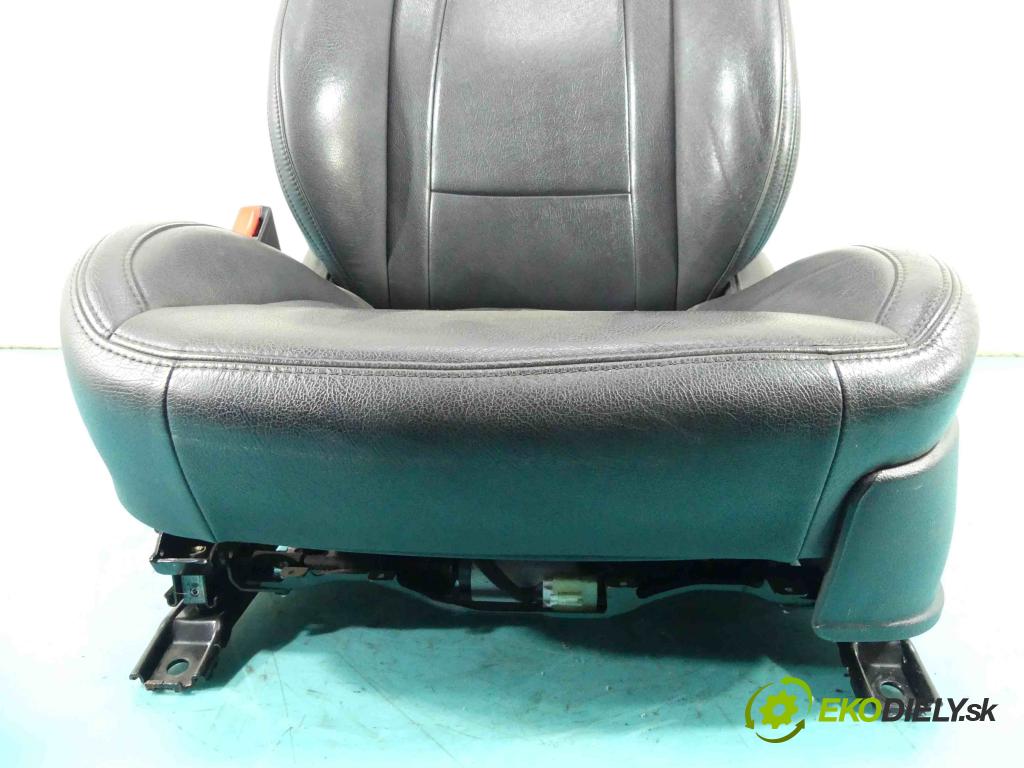 Hyundai I40 1.7 crdi 116 HP manual 85 kW 1685 cm3 4- Sedačka ľavý  (Sedačky, sedadlá)