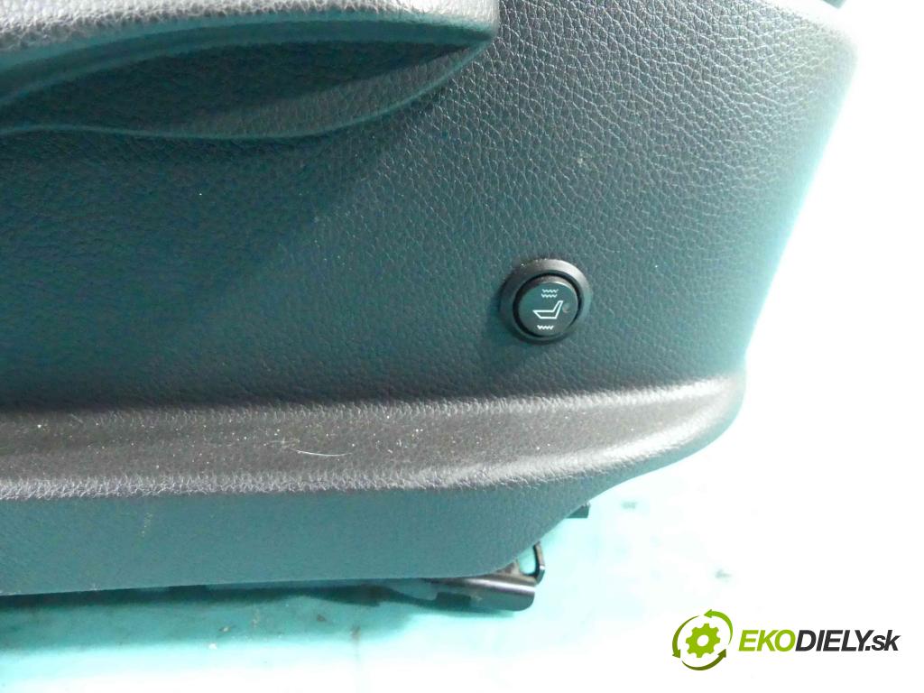 Hyundai I40 1.7 crdi 116 HP manual 85 kW 1685 cm3 4- Sedačka pravý  (Sedačky, sedadlá)