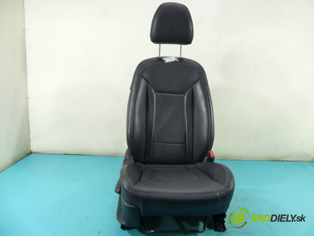 Hyundai I40 1.7 crdi 116 HP manual 85 kW 1685 cm3 4- Sedačka pravý  (Sedačky, sedadlá)