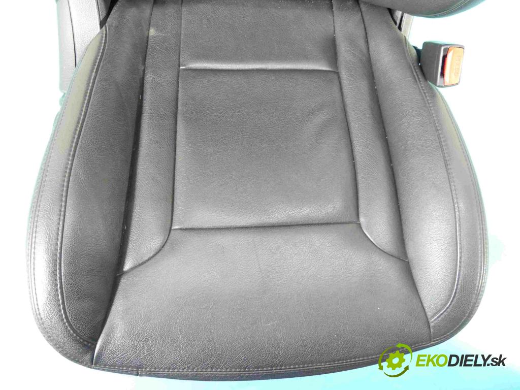 Hyundai I40 1.7 crdi 116 HP manual 85 kW 1685 cm3 4- Sedačka pravý  (Sedačky, sedadlá)