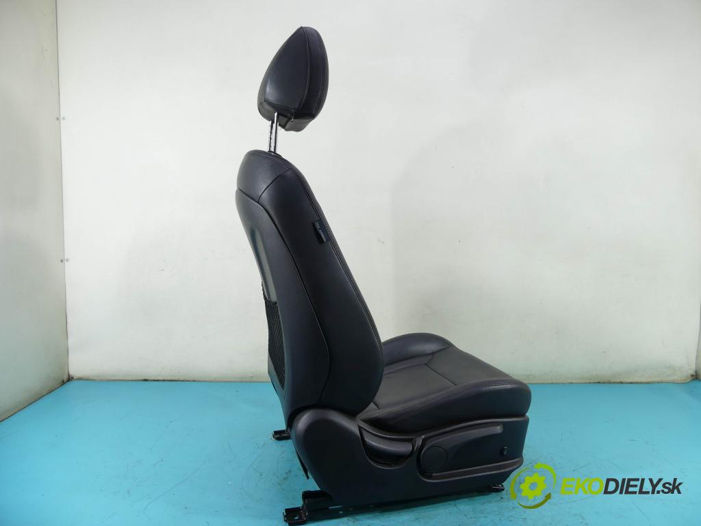 Hyundai I40 1.7 crdi 116 HP manual 85 kW 1685 cm3 4- Sedačka pravý  (Sedačky, sedadlá)