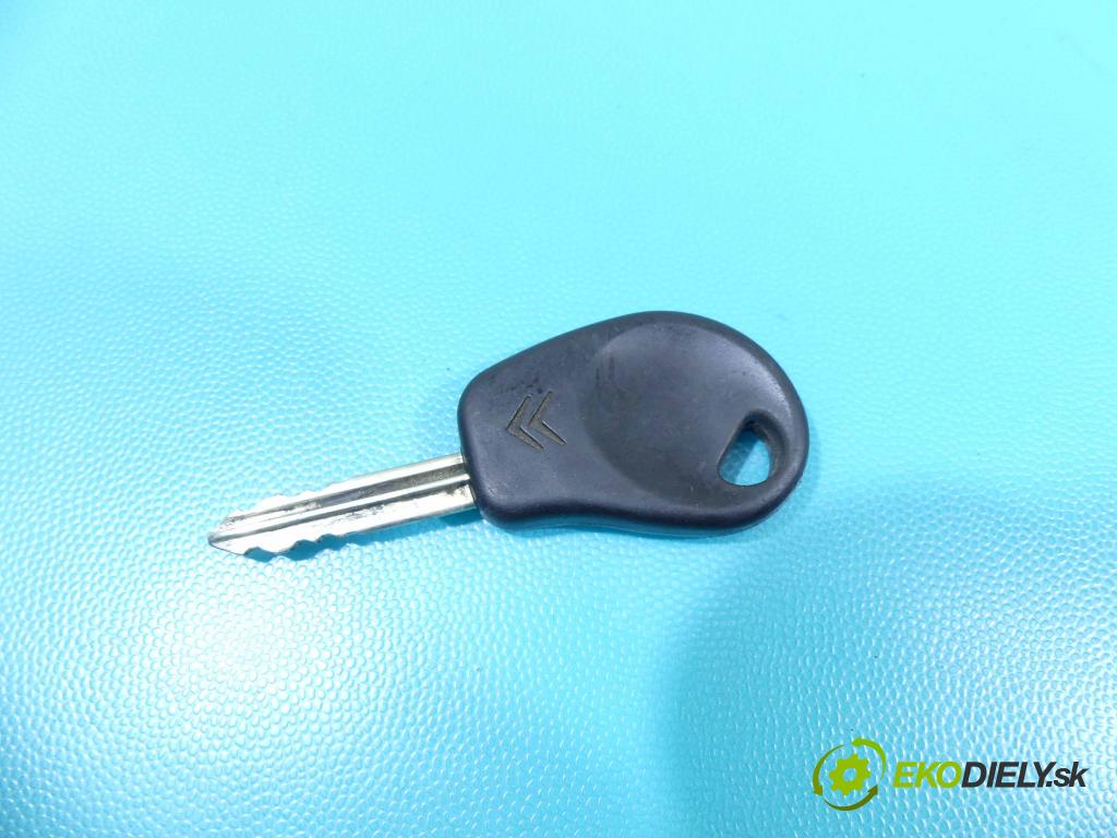 Citroen Saxo 1.1 54 HP manual 40 kW 1124 cm3 5- Spínačka  (Spínacie skrinky a kľúče)
