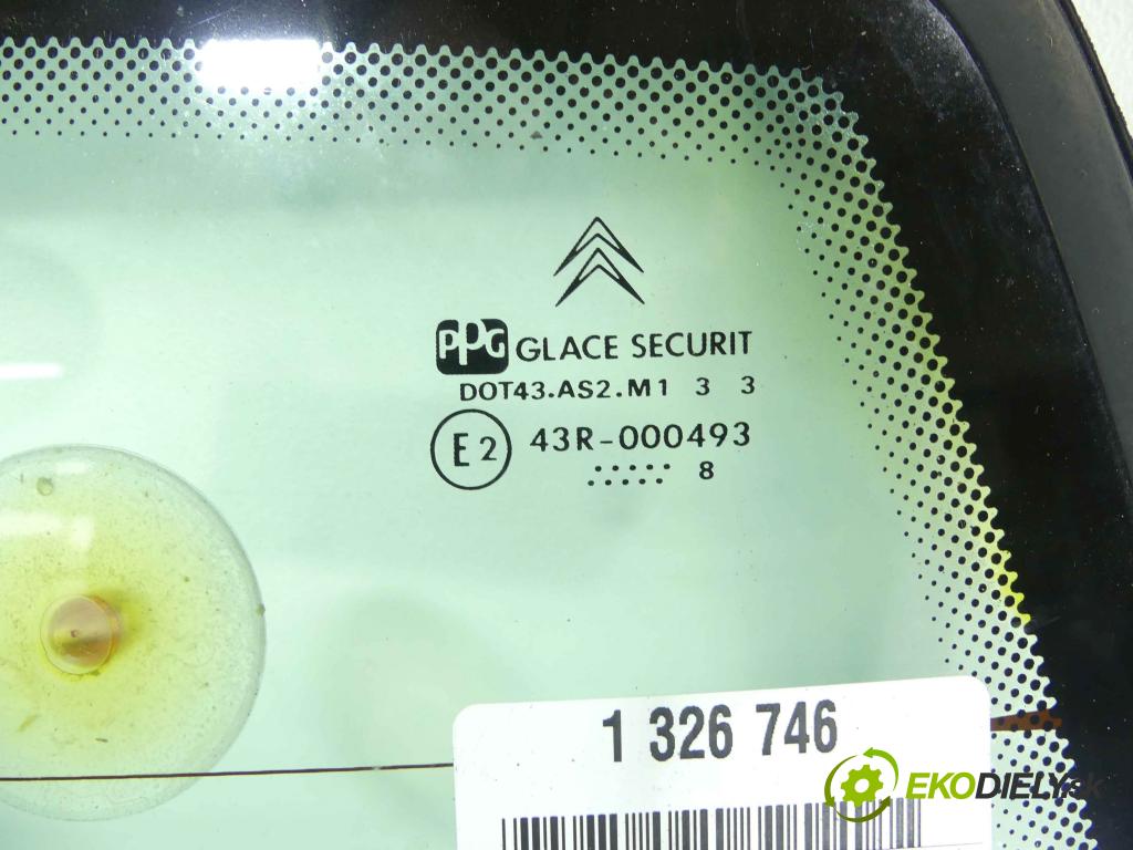 Citroen Saxo 1.1 54 hp manual 40 kW 1124 cm3 5- sklo zadní  (Okna zadní)