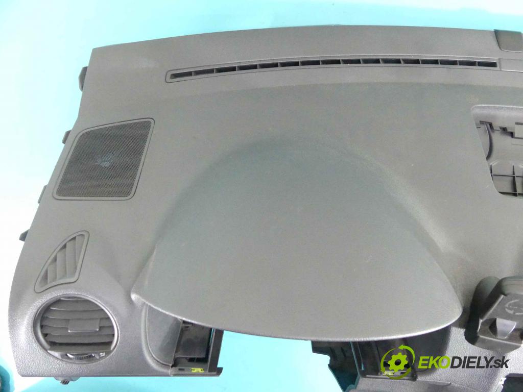 Vw Caddy III 2K 2003-2020 2.0 tdi 140 HP manual 103 kW 1968 cm3 5- kokpit,pristrojová doska rozdeľovacia 2K1858295