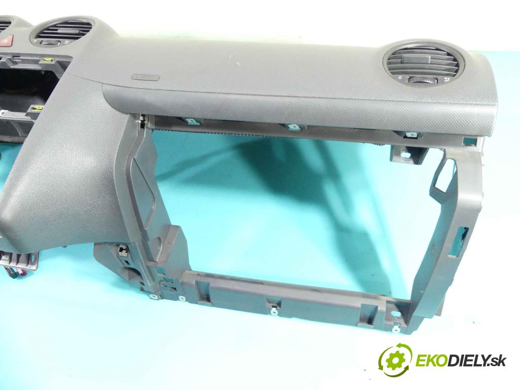 Vw Caddy III 2K 2003-2020 2.0 tdi 140 HP manual 103 kW 1968 cm3 5- kokpit,pristrojová doska rozdeľovacia 2K1858295