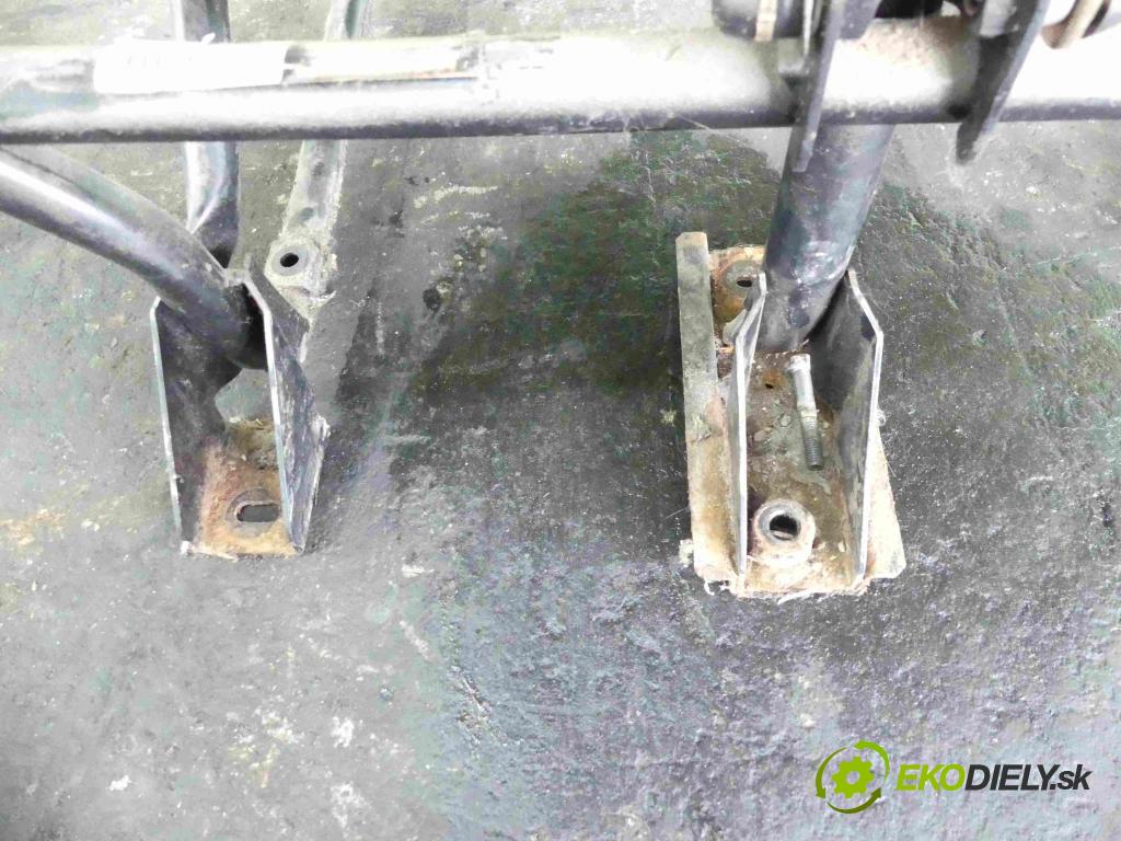 Iveco Daily III 1999-2006 2.3 HPI 116 HP manual 85,3 kW 2286 cm3 5- Sedačka pravý  (Sedačky, sedadlá)