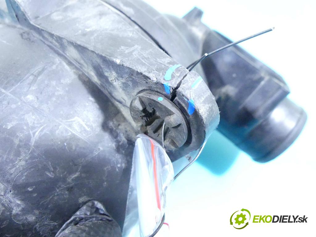 Fiat Doblo I 2001-2010 1.9d 63 hp manual 46 kW 1910 cm3 5- obal filtra vzduchu 46792662 (Kryty filtrů)