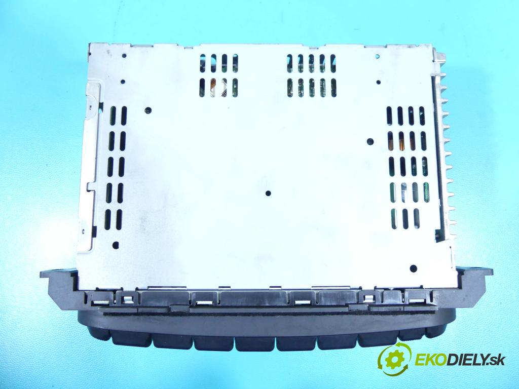 Chrysler Voyager IV 2000-2007 3.3 V6 177 HP automatic 130 kW 3301 cm3 5- Radio originál P05091610AD