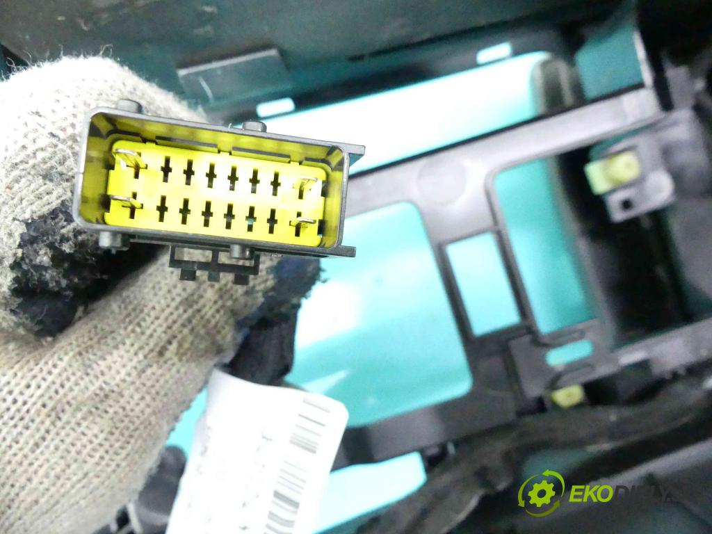 Peugeot 508 2010-2018 2.0 HDI 140 HP manual 103 kW 1997 cm3 4- operadlo 9686452980 (Lakťové opierky)