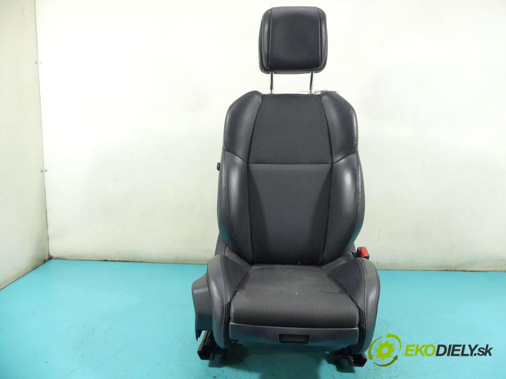Peugeot 508 2010-2018 2.0 HDI 140 HP manual 103 kW 1997 cm3 4- Sedačka pravý  (Sedačky, sedadlá)