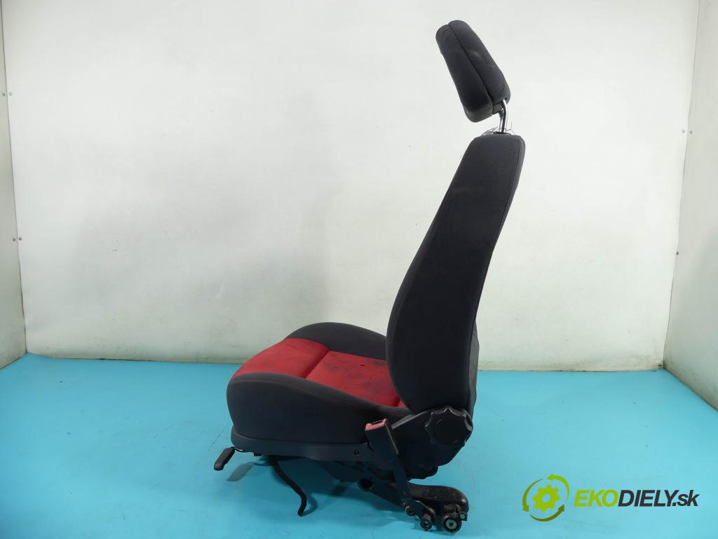 Vw Lupo 1.4 mpi 60 HP manual 44 kW 1390 cm3 3- Sedačka pravý  (Sedačky, sedadlá)