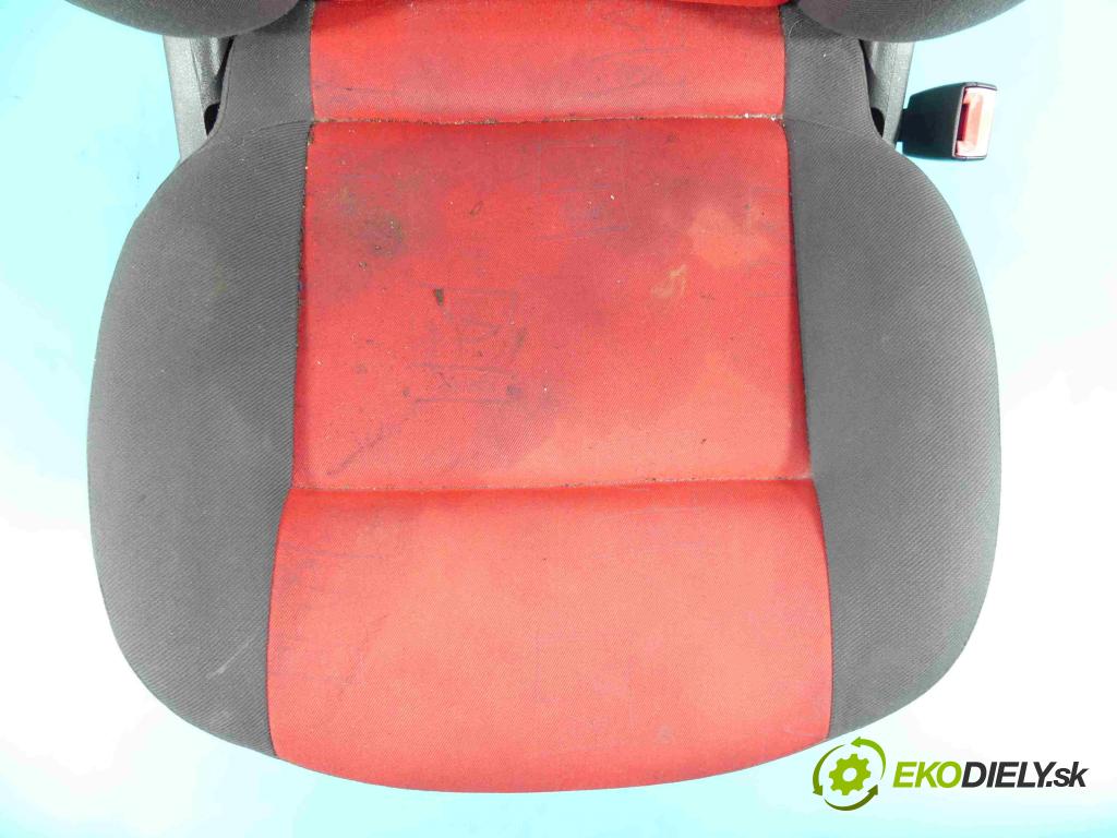 Vw Lupo 1.4 mpi 60 HP manual 44 kW 1390 cm3 3- Sedačka pravý  (Sedačky, sedadlá)