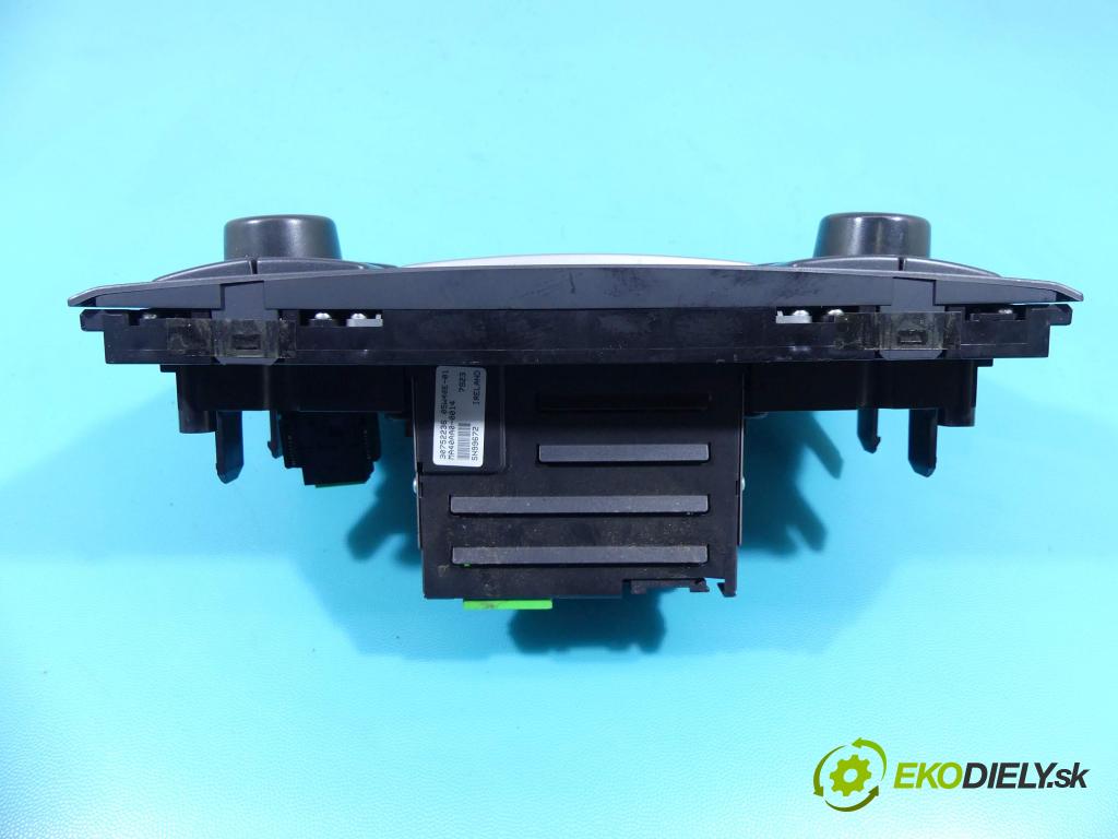 Volvo XC90 I 2002-2014 2.4 D5 185 HP automatic 136 kW 2401 cm3 5- Radio originál 30752236