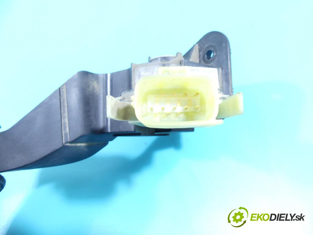 Ford Transit 2000-2006 2.0 tddi 101 HP manual 74 kW 1998 cm3 5- pedále  (Pedále)