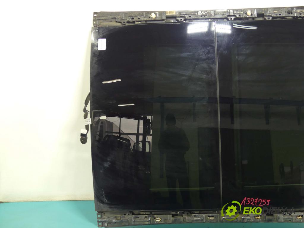 Hyundai I40 1.7 crdi 116 hp manual 85 kW 1685 cm3 4- Střešní okno: T20120209094 (Okna karoserie)